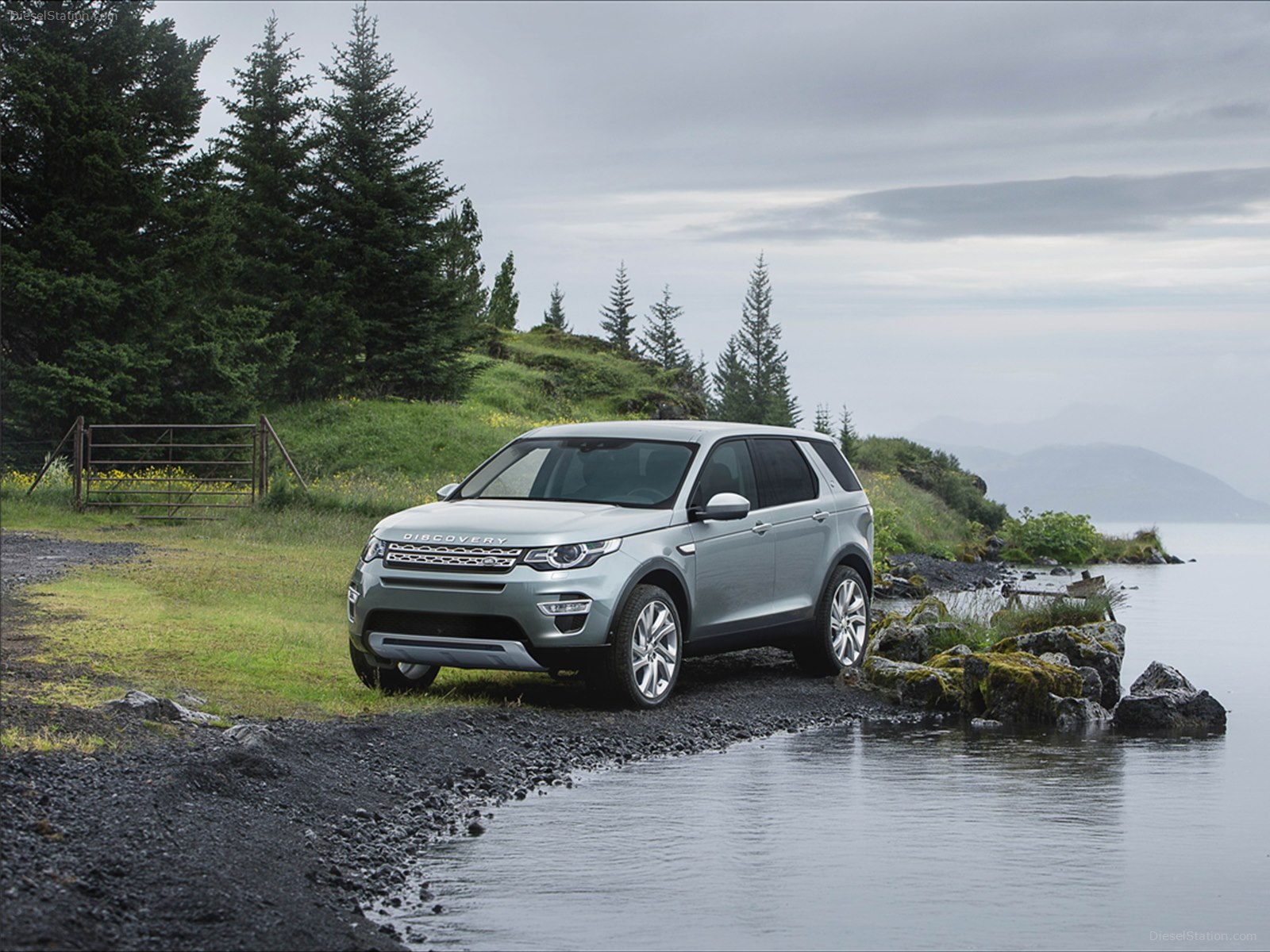 Land Rover Discovery Sport 2015